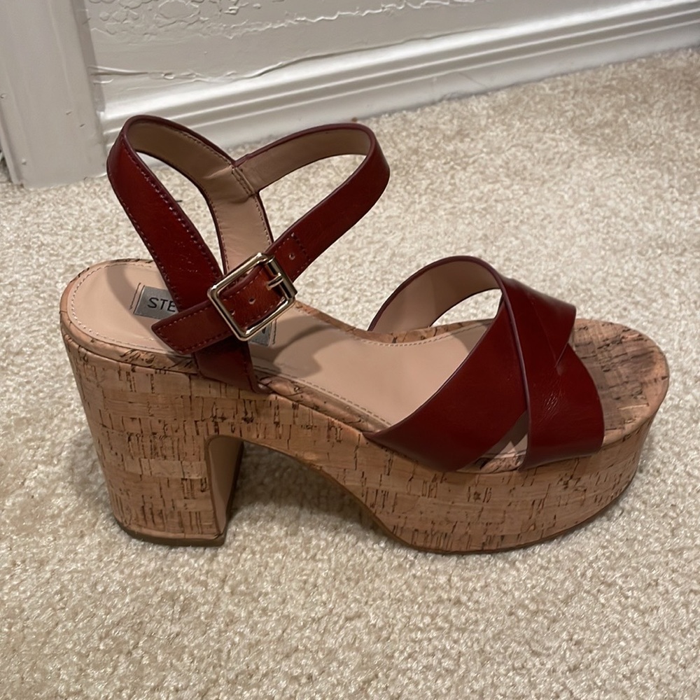 Steve Madden High Wedge. Good condition 🔥